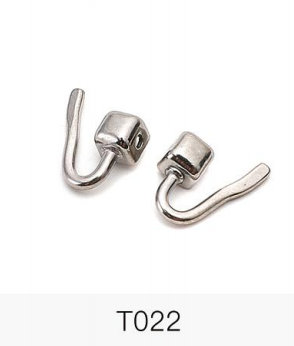 T022